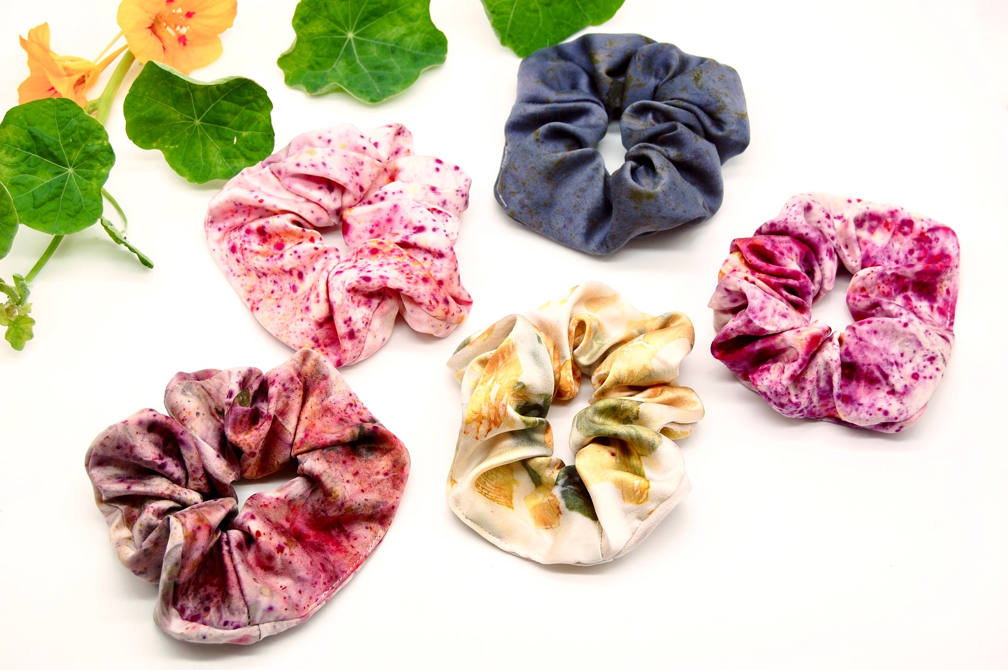Botanically Dyed Silk Scrunchies – Alice Reva Designs